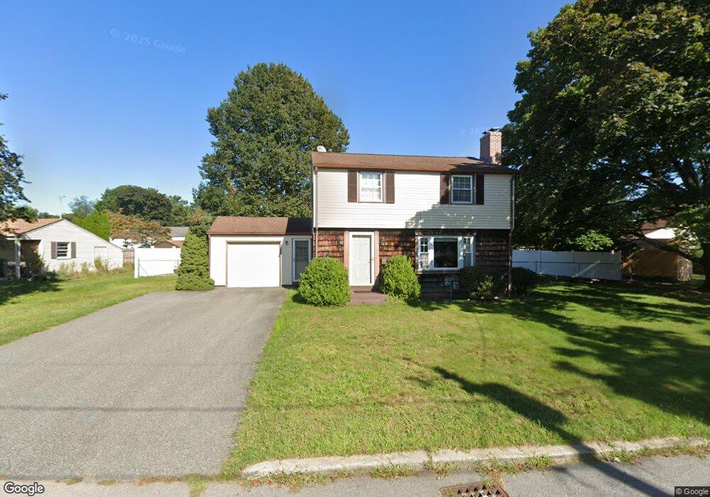 33 Meadowcrest Dr, Riverside, RI 02915 - photo 1