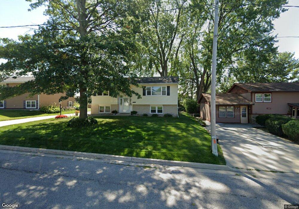 1308 Columbus Dr, Waterloo, IA 50702 - photo 1