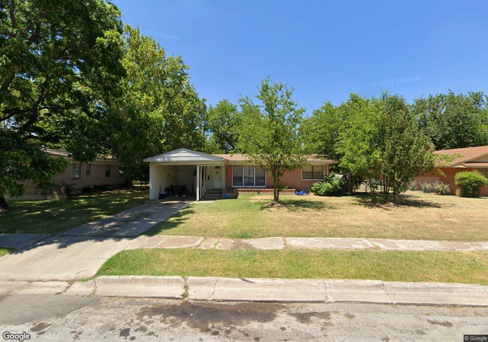 1717 Merrywood Way, Gainesville, TX 76240 - photo 1