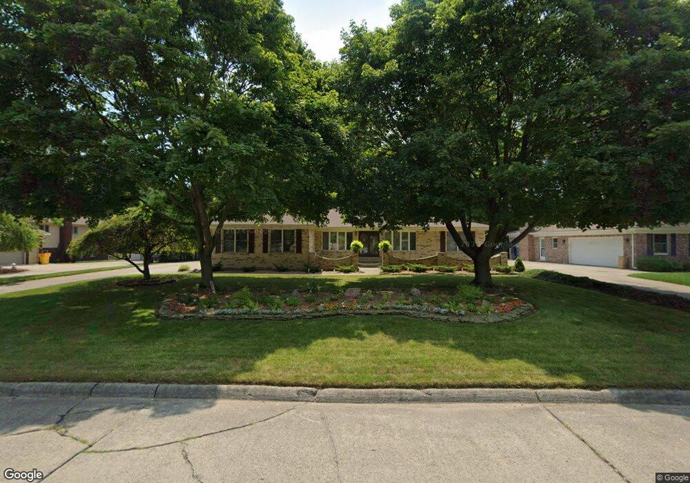 8065 Burning Bush Rd, Grosse Ile, MI 48138 - photo 1