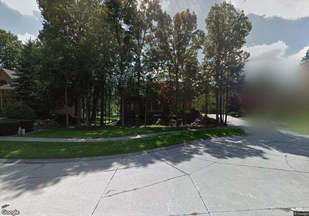 1041 Paddock Ct, Troy, MI 48098 - photo 1