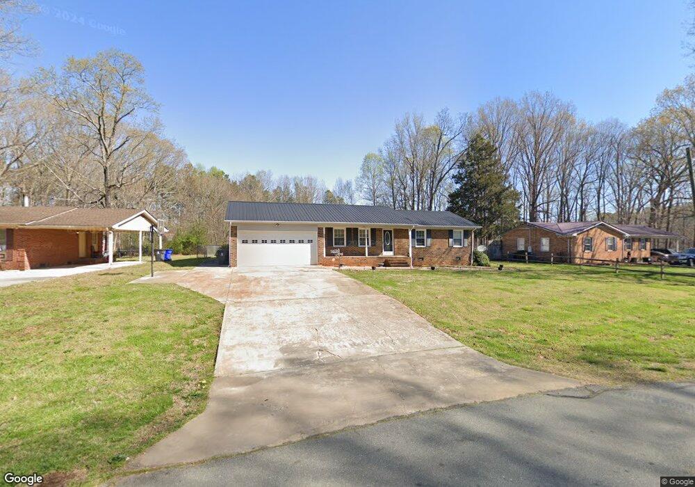 410 Tenth St, Siler City, NC 27344 - photo 1