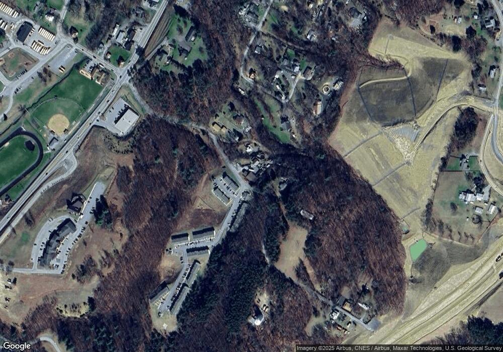 23 Fender Ct, Berkeley Springs, WV 25411 - photo 1