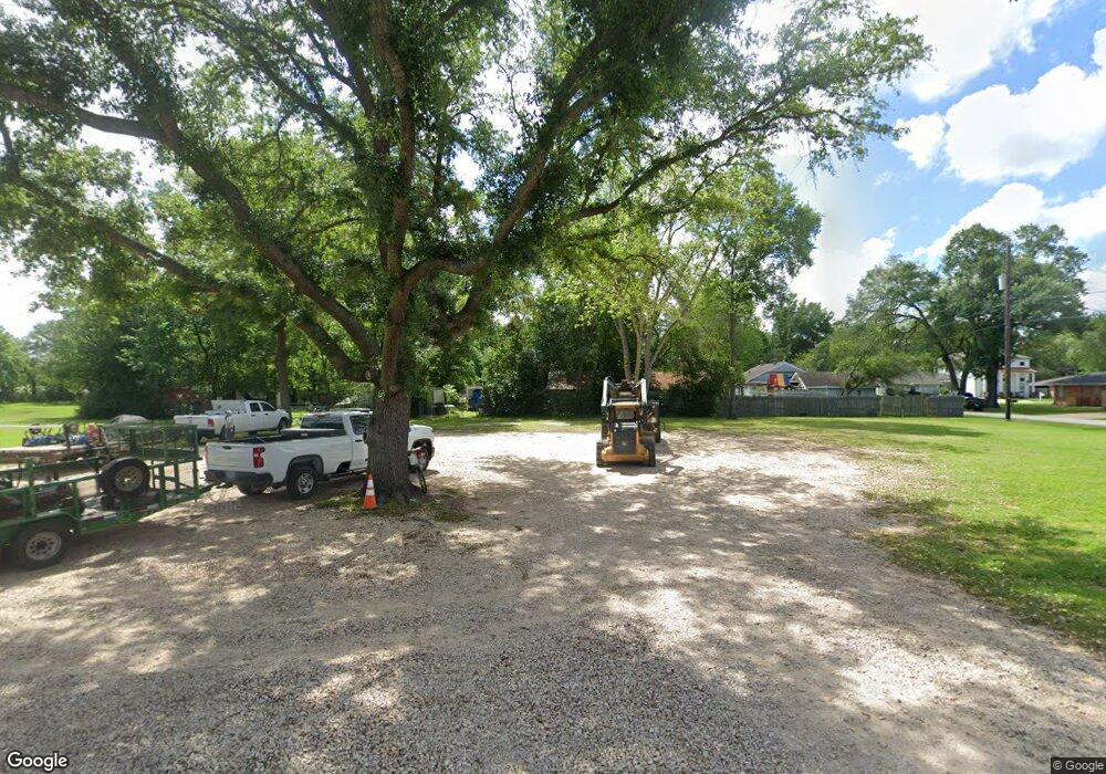 114 Fannin St, Tomball, TX 77375 - photo 1