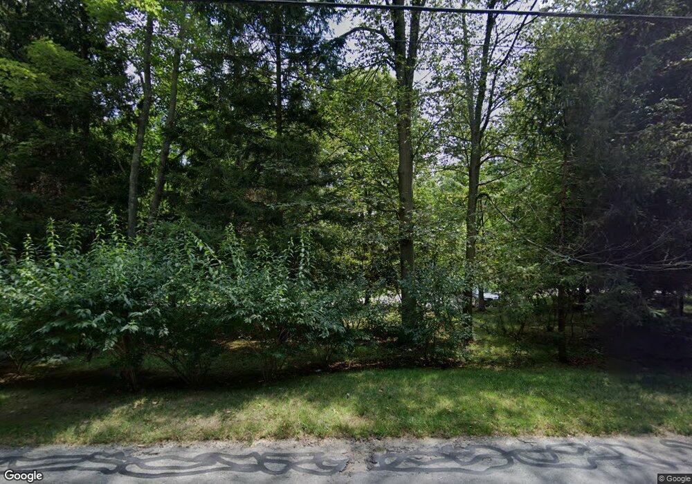 209 Lukes Wood Rd, New Canaan, CT 06840 - photo 1