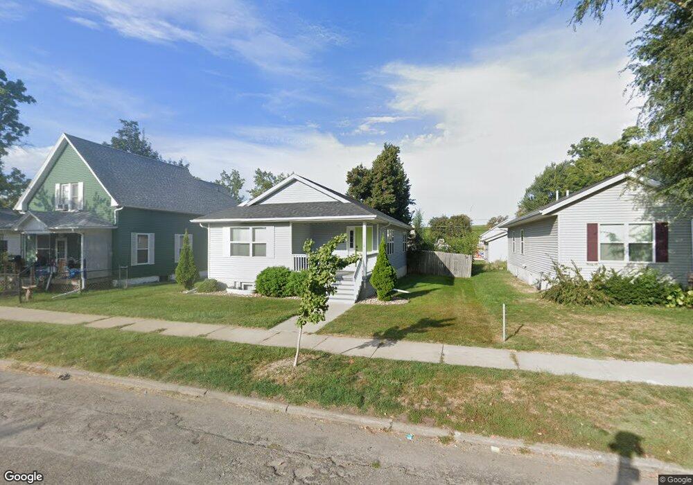 1116 K St SW, Cedar Rapids, IA 52404 - photo 1