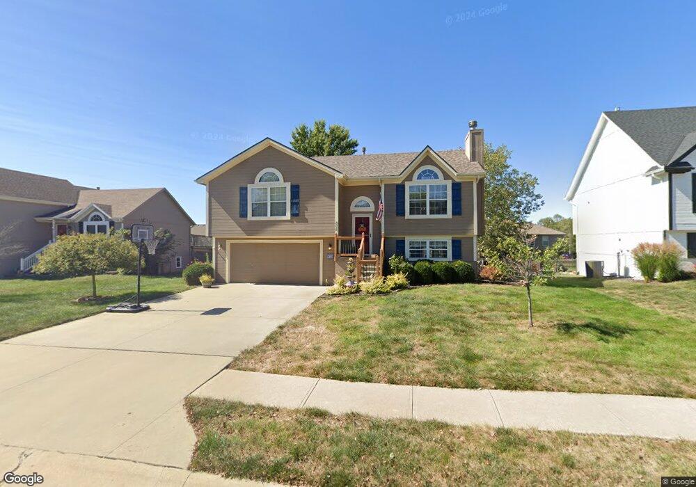 808 Furlong Dr, Raymore, MO 64083 - photo 1