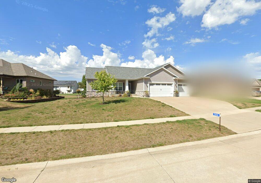 566 Wanatee Creek Cir, Marion, IA 52302 - photo 1