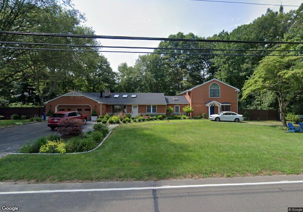 15 1/2 Geneva Rd, Norwalk, CT 06850 - photo 1