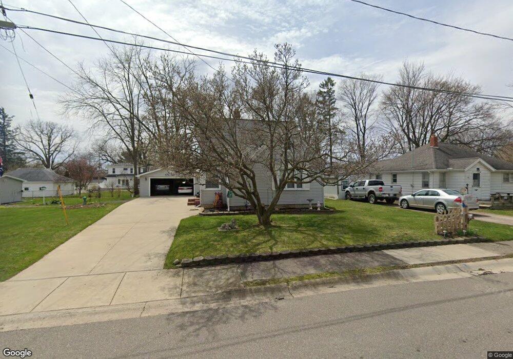 512 Walnut St, Flushing, MI 48433 - photo 1