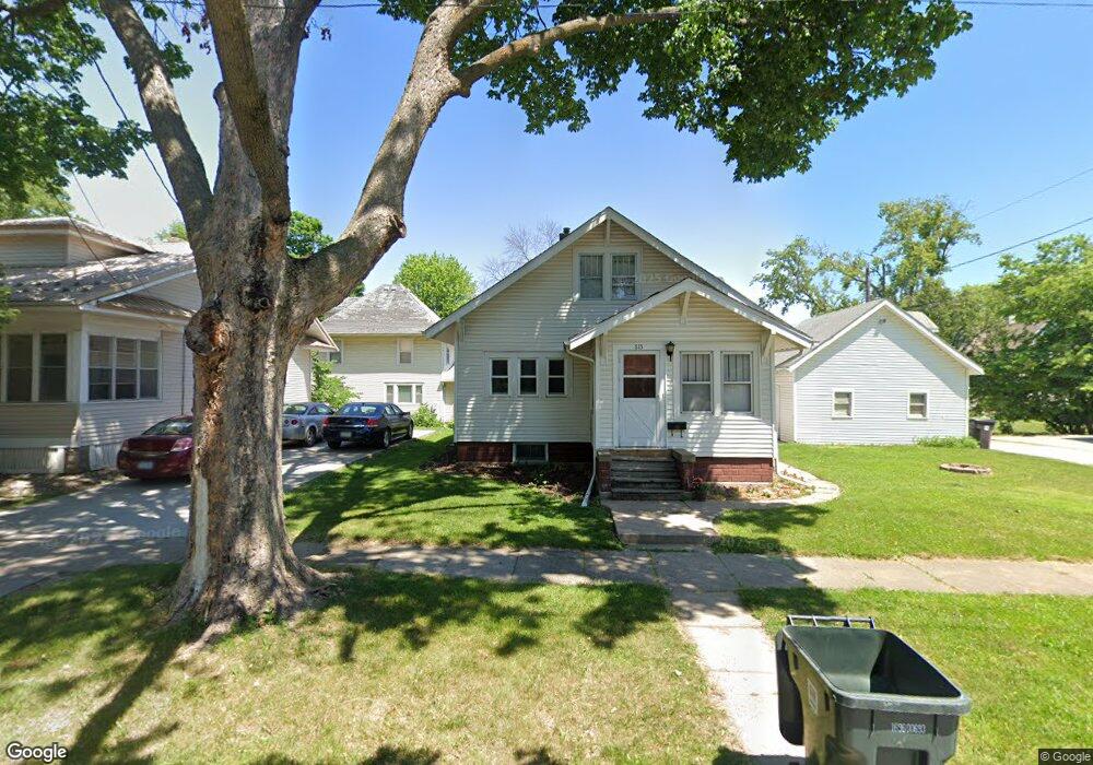 615 W 9th St, Cedar Falls, IA 50613 - photo 1