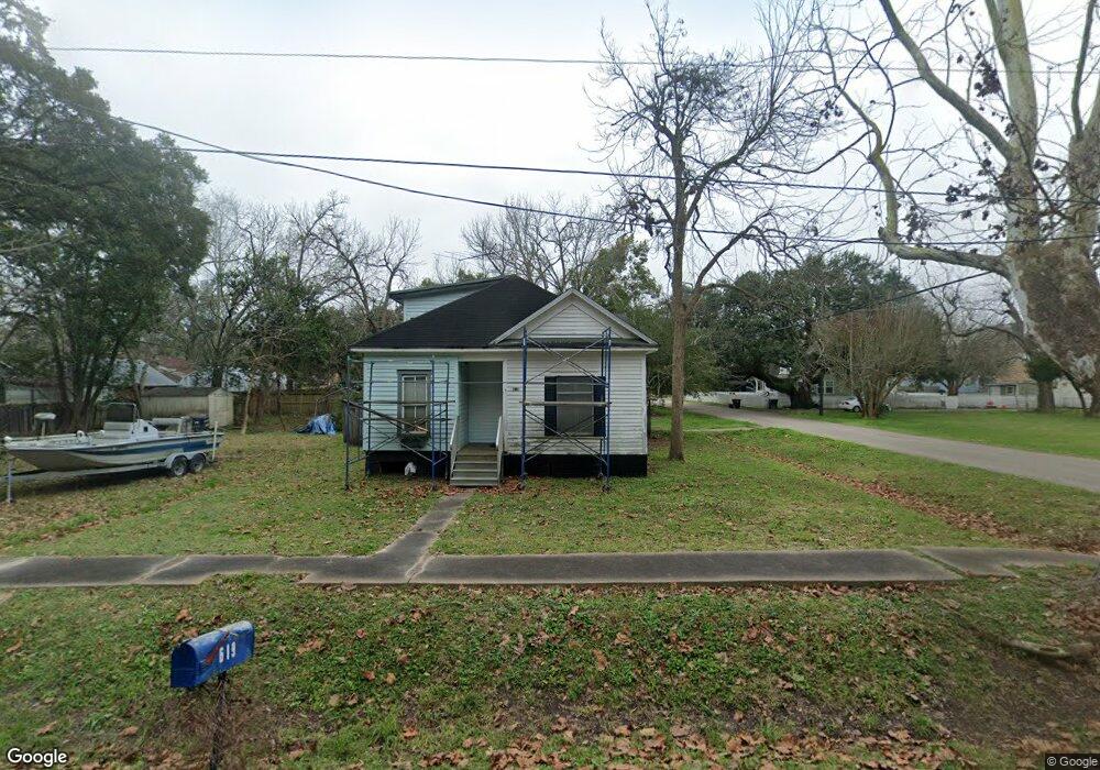 619 W Sidnor St, Alvin, TX 77511 - photo 1