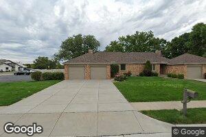 6048 Oak Hills Dr, Omaha, NE 68137