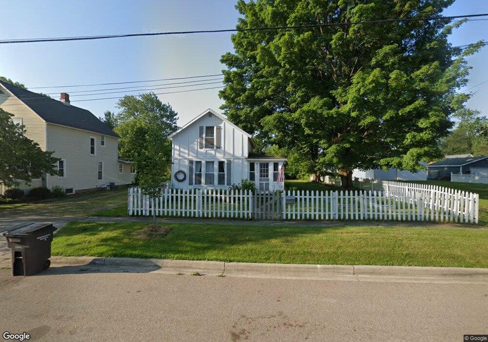 210 Beech St E, Three Oaks, MI 49128 - photo 1