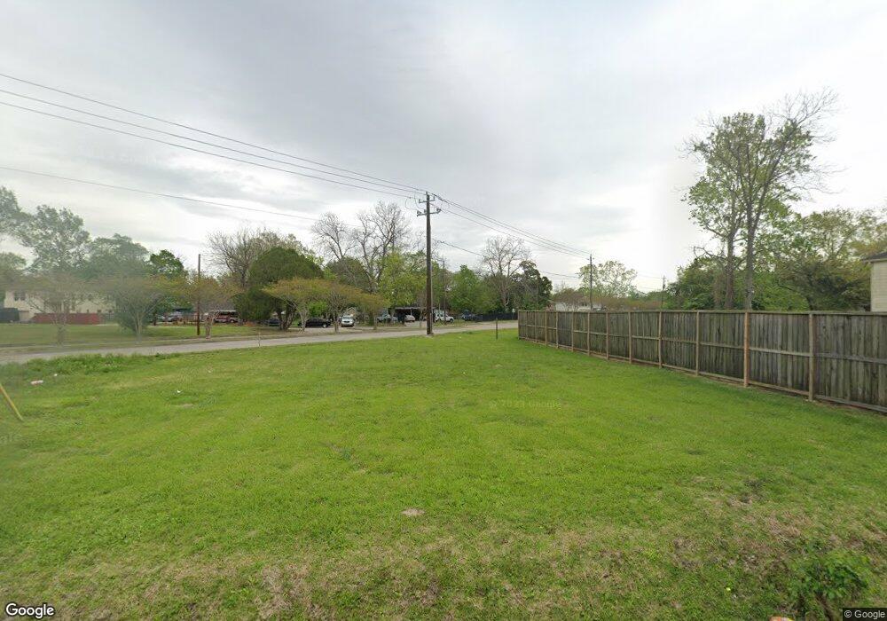 6660 Tuskegee St, Houston, TX 77091 - photo 1