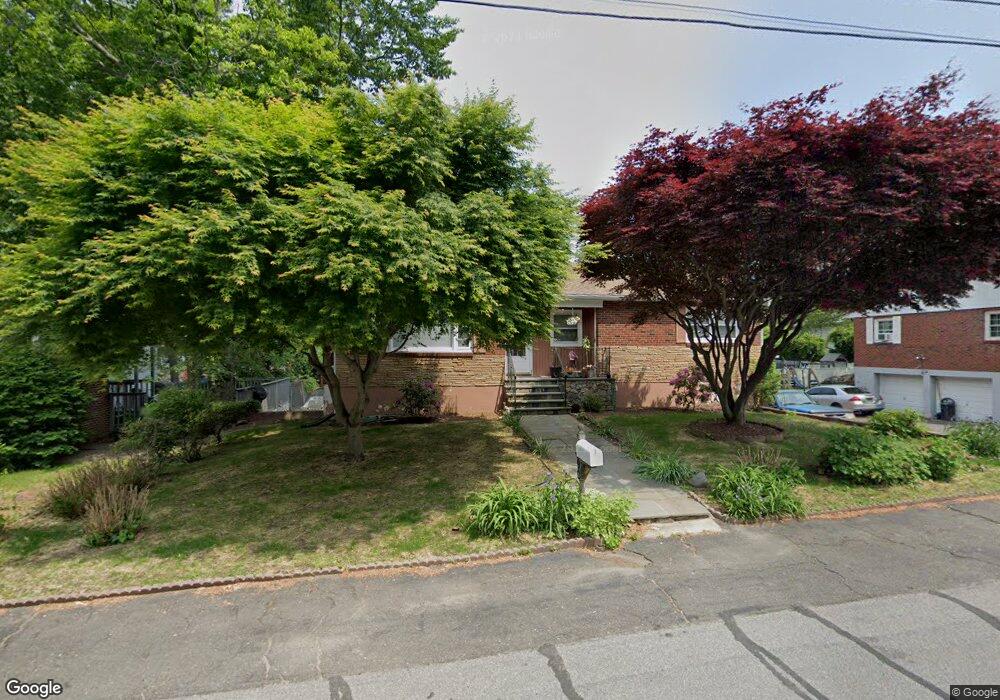 390 Lakeside Dr, Bridgeport, CT 06606 - photo 1