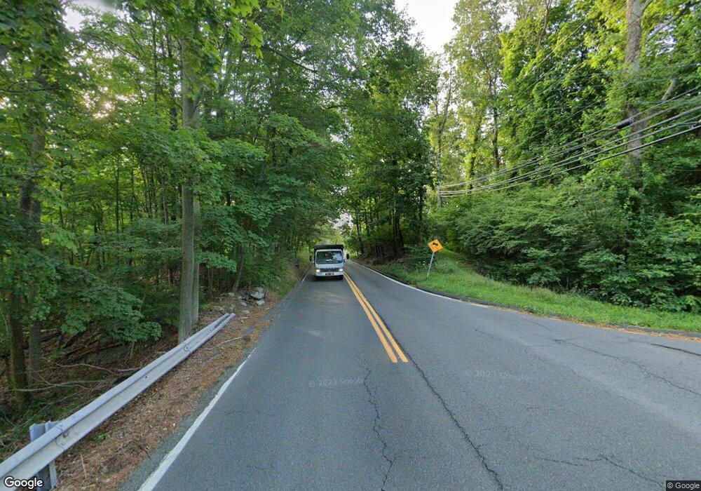 1 Linden Tree Rd, Wilton, CT 06897 - photo 1