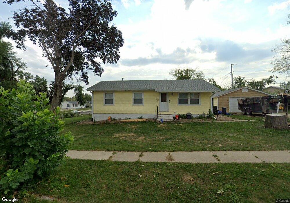 2205 29th St SW, Cedar Rapids, IA 52404 - photo 1