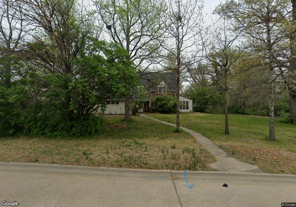 3636 SW 11th St, Topeka, KS 66604 - photo 1