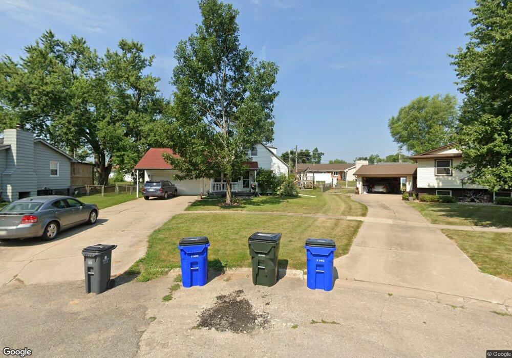 700 26th St NW, Cedar Rapids, IA 52405 - photo 1