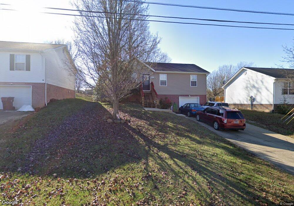 1131 Snowden Terrace, Johnson City, TN 37601 - photo 1