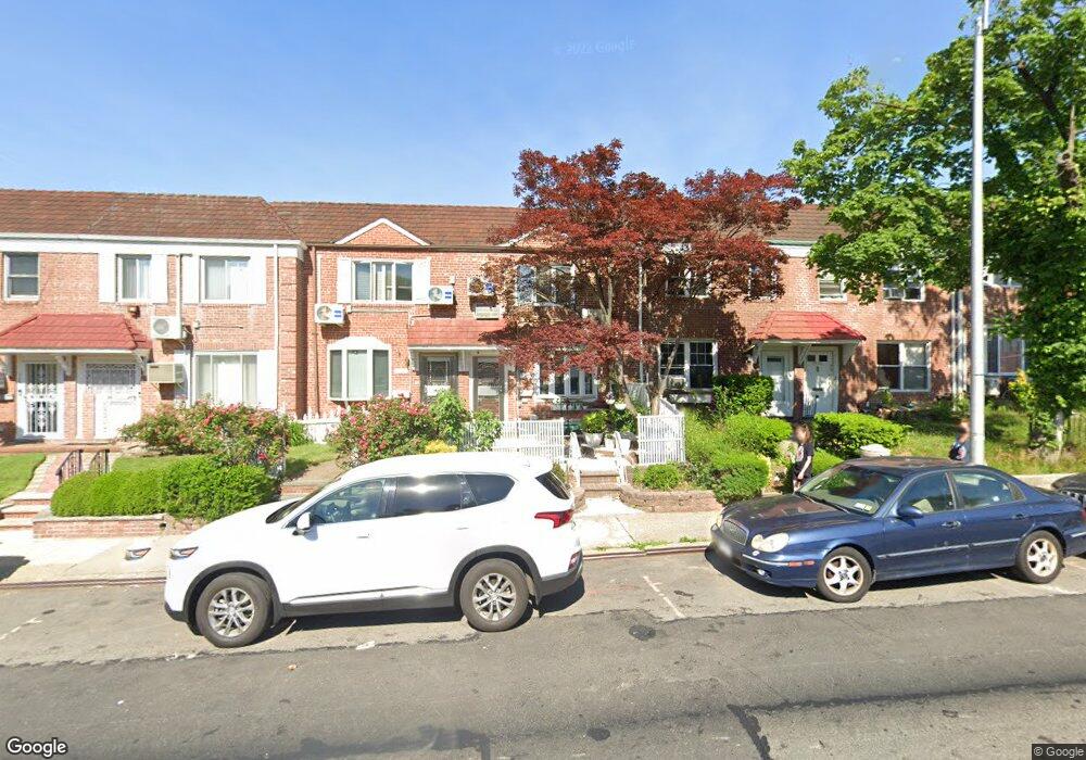 7529 Utopia Pkwy, Fresh Meadows, NY 11366 - photo 1