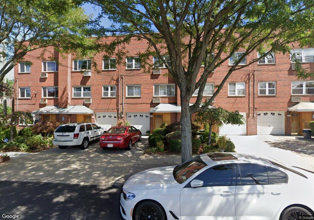 84-03 263rd St, Floral Park, NY 11001 - photo 1