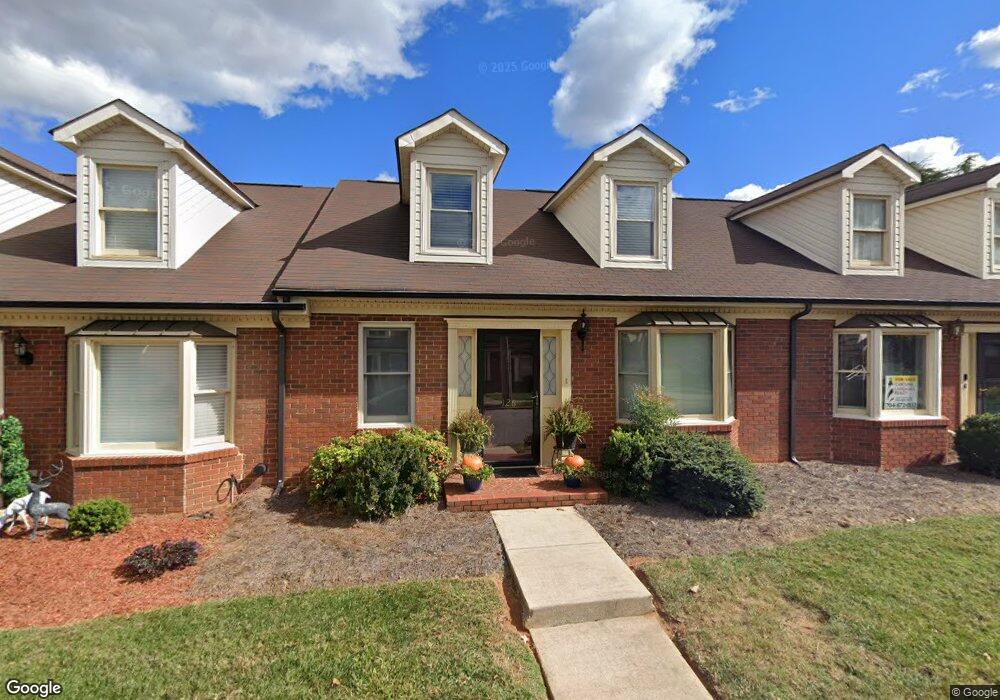 126 N Oakwood Dr, Statesville, NC 28677 - photo 1