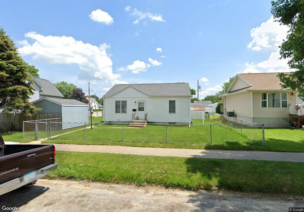 1603 N St SW, Cedar Rapids, IA 52404 - photo 1