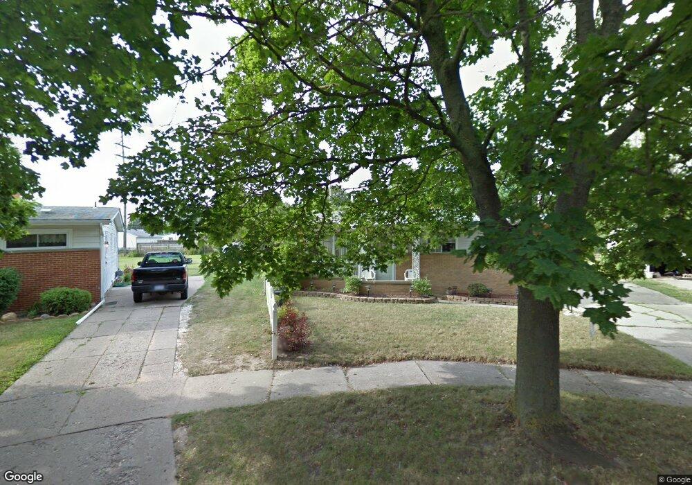 1022 McKeighan Ave, Flint, MI 48507 - photo 1