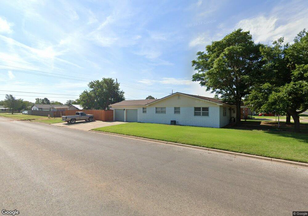 1506 Ennis St, Plainview, TX 79072 - photo 1