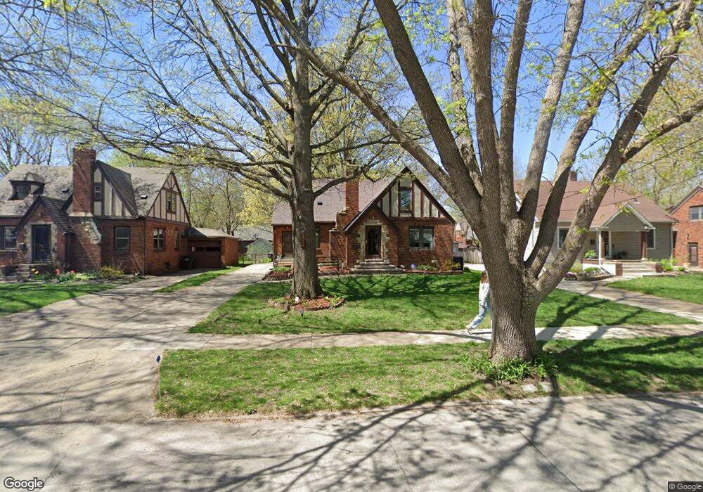 2724 44th St, Des Moines, IA 50310 - photo 1