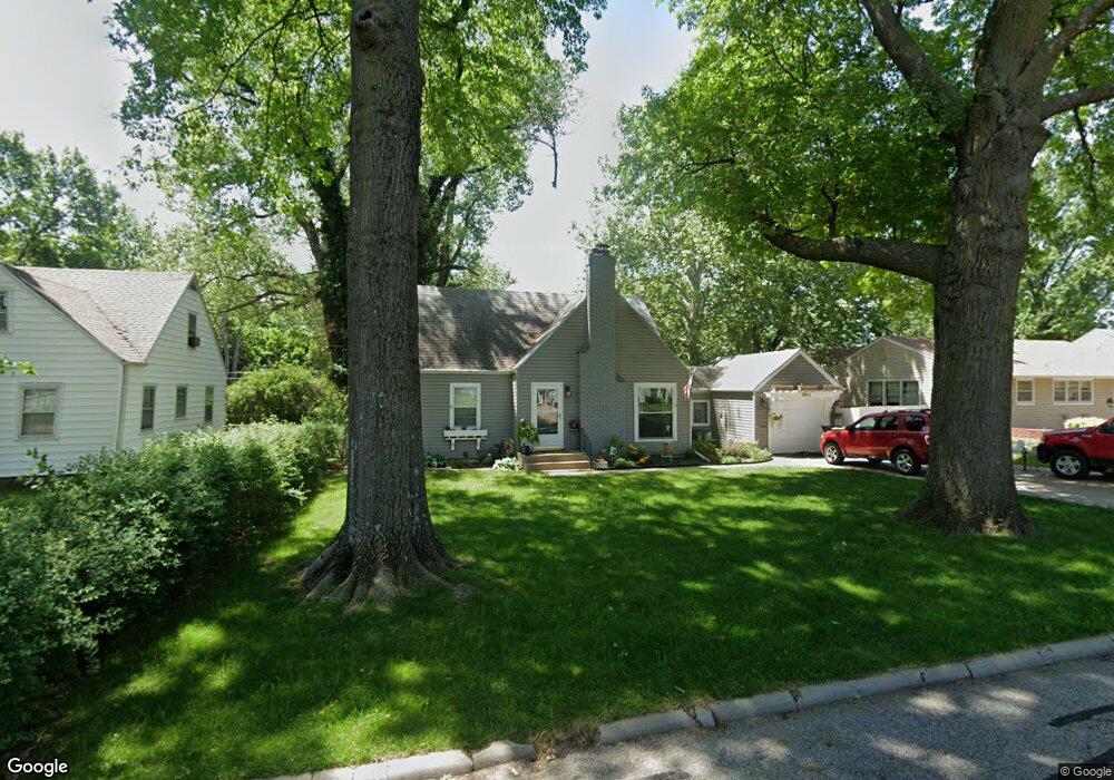 3911 SW Windsor Ct, Topeka, KS 66604 - photo 1