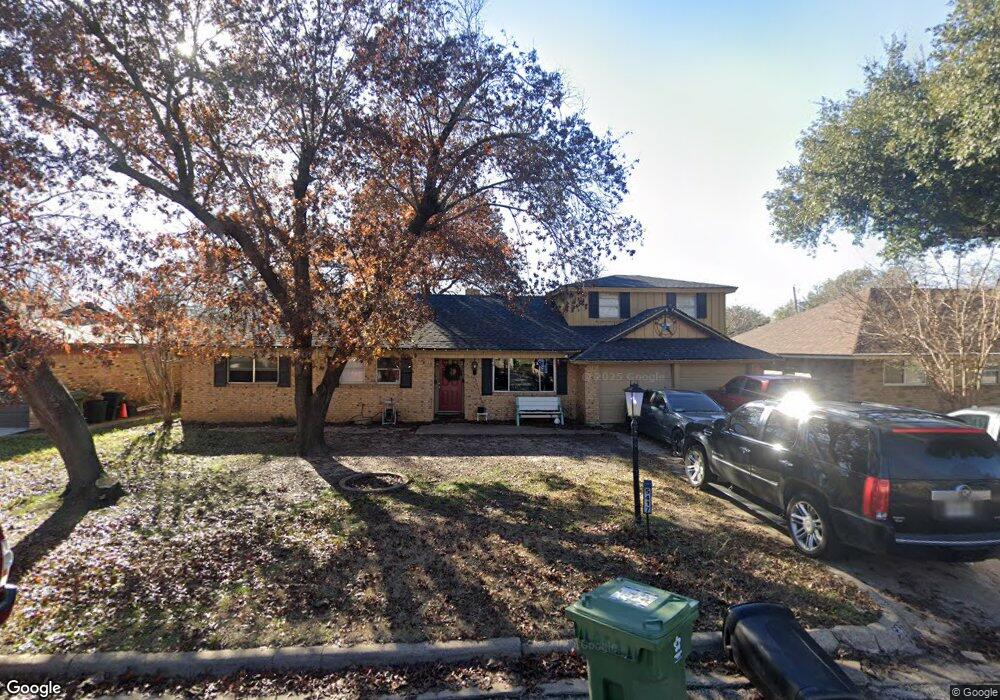 5417 Topper Dr, North Richland Hills, TX 76180 - photo 1
