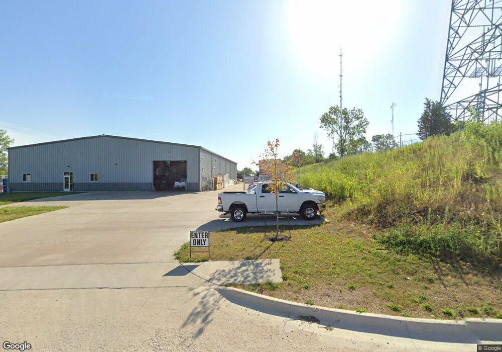 2521 12th St SW, Cedar Rapids, IA 52404 - photo 1