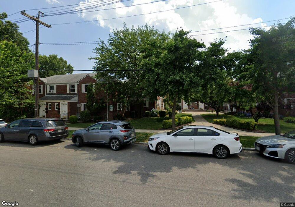 75-28 263rd St, Glen Oaks, NY 11004 - photo 1