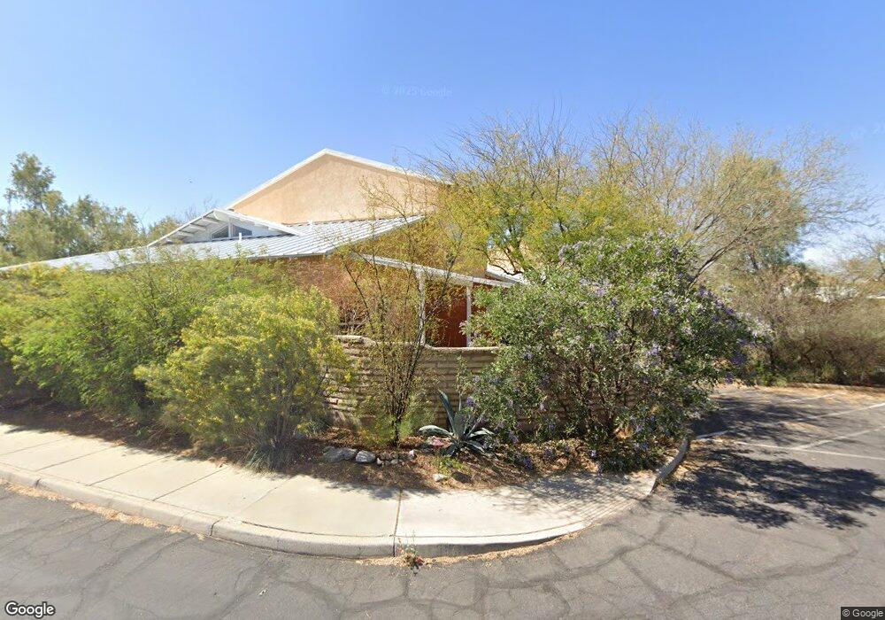 559 E Roger Rd, Tucson, AZ 85705 - photo 1