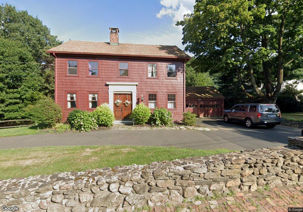 576 Edison Rd, Trumbull, CT 06611 - photo 1