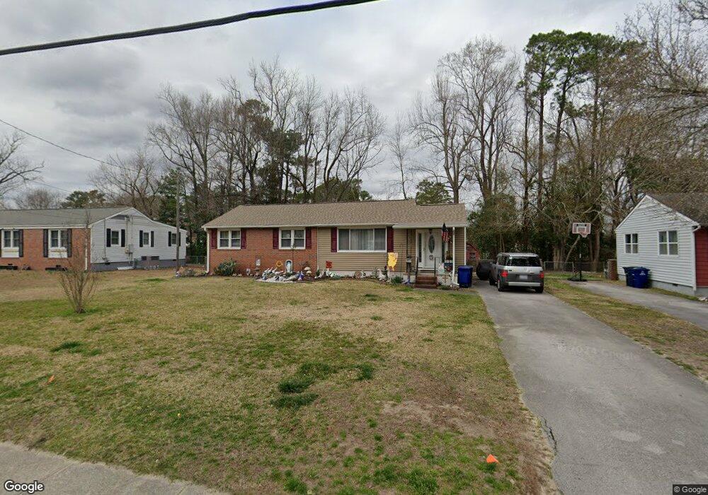 811 Barn St, Jacksonville, NC 28540 - photo 1