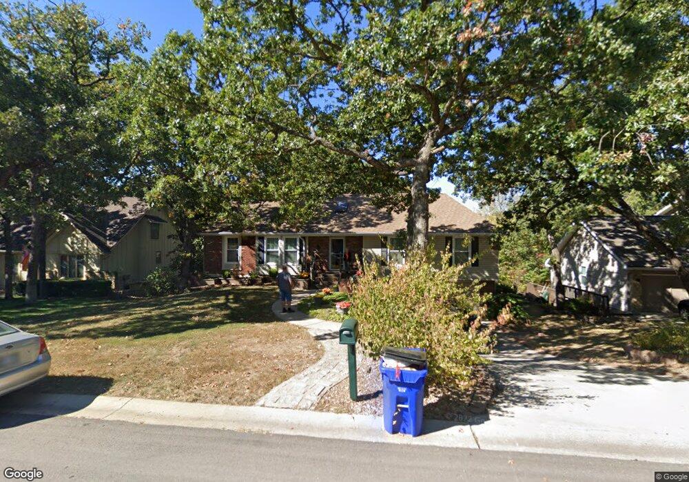 6926 Albervan St, Shawnee, KS 66216 - photo 1