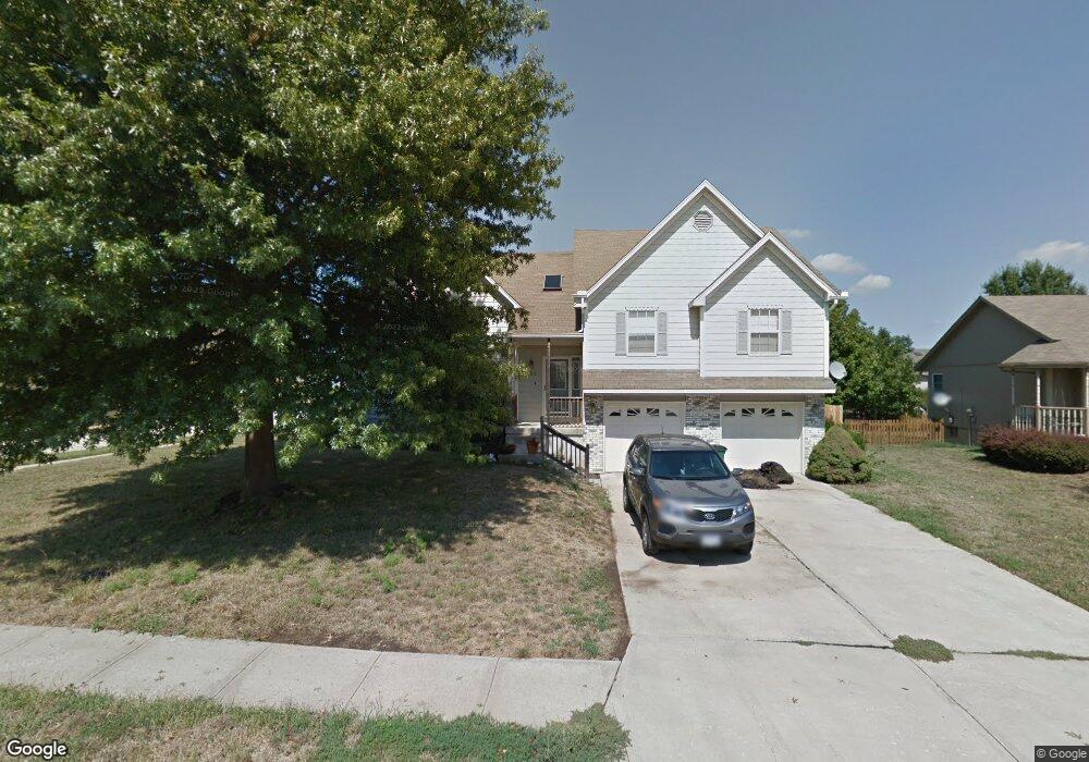 106 W Remington Terrace, Raymore, MO 64083 - photo 1