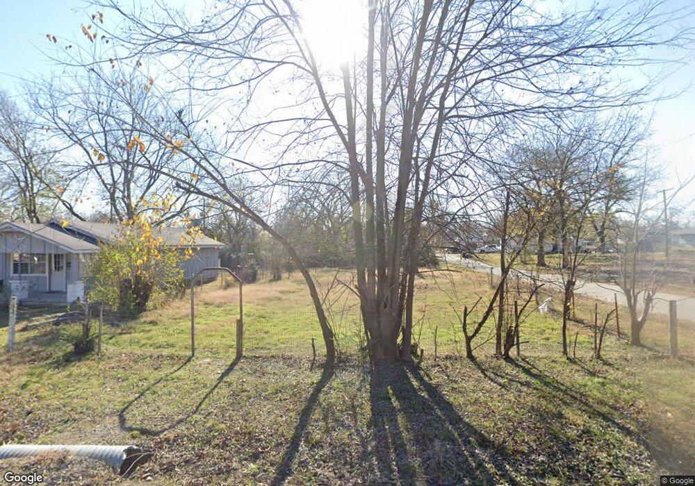 401 E Gum St, Henryetta, OK 74437 - photo 1