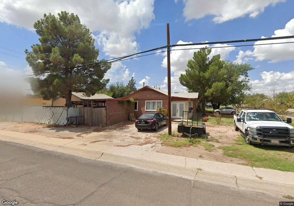 425 E Yucca Dr, Hobbs, NM 88240 - photo 1