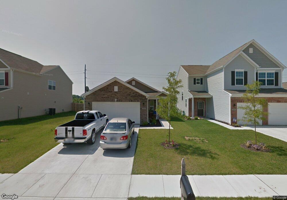 2353 Shadow Bend Dr, Columbus, IN 47201 - photo 1