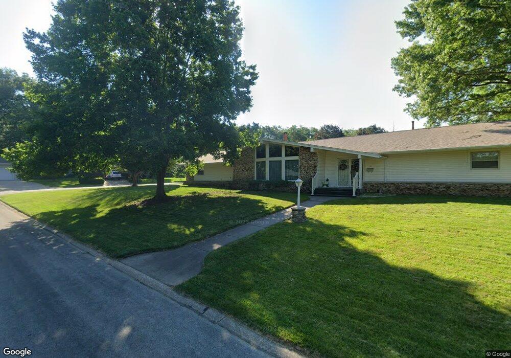 15 Oakbrook Place, Bettendorf, IA 52722 - photo 1