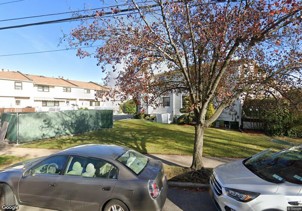 491 Willow Rd E unit 1, Staten Island, NY 10314 - photo 1