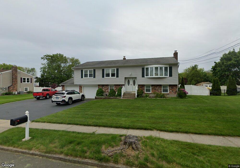 6 Bridle Path Ln, West Haven, CT 06516 - photo 1