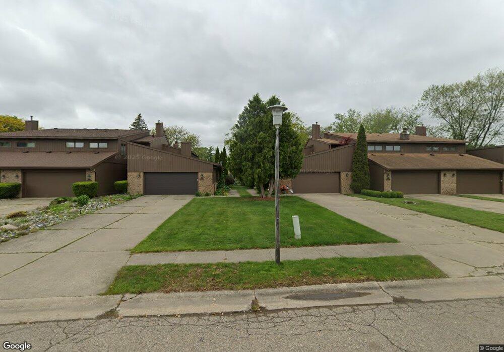 112 Riverview Blvd, Flushing, MI 48433 - photo 1