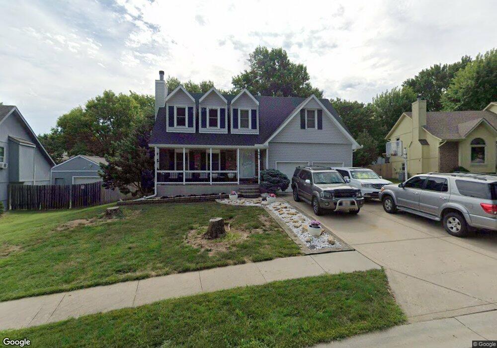 6619 Hauser Dr, Shawnee, KS 66216 - photo 1