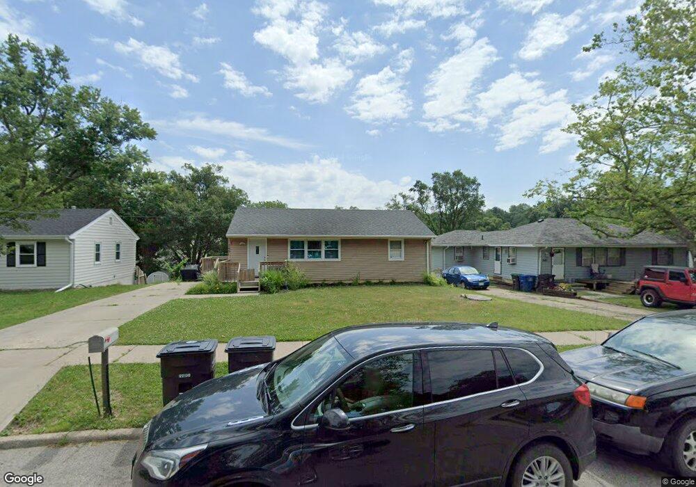 7461 Southview Dr, Des Moines, IA 50315 - photo 1